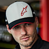 alpinestars_casual-wear_sessionised-hat-cap_whilte-black-red_lifestyle1.jpg