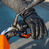 dxr_gloves-leather_ttr-waterproof-ce_black_lifestyle2.jpg