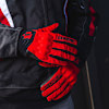 icon_gloves-textile_anthem-2_red_lifestyle1.jpg