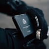 keis_clothing-accessories_single-glove-battery-2000-mah_lifestyle2.jpg