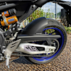 pyramid-hugger-matte-black-yamaha-mt-09-20212024_lifestyle1.jpg