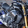 pyramid-infill-panels-carbon-fibre-yamaha-mt-10-sp-2022_lifestyle1.jpg