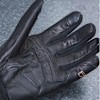 richa_gloves-leather_atlantic-urban_black_lifestyle3.jpg