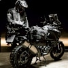 shad_soft-luggage_tr40-panniers_lifestyle1.jpg
