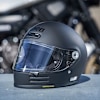 shoei_helmet_glamster_matt-black_lifestyle1.jpg