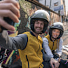 tucano-urbano_helmets_el-mettin-6_matt-airborne-green_lifestyle1.jpg