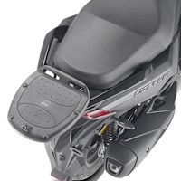 Givi SR6121 - Specific Rear Rack for Kymco Dink R 125-150 Tunnel / Dink 125-150 Flat (23-25)