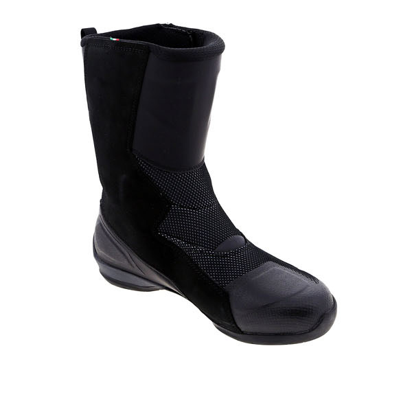 TCX_Airtech_3_Gore-Tex_Boots-Black_front_right_quarter_560664.jpg