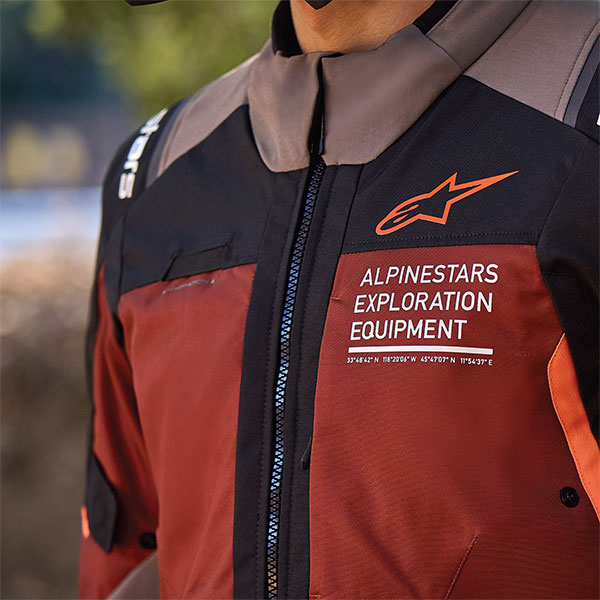 alpinestars_jacket_textile_andes-v4-drystar_walnut-mastic-black_lifestyle2.jpg