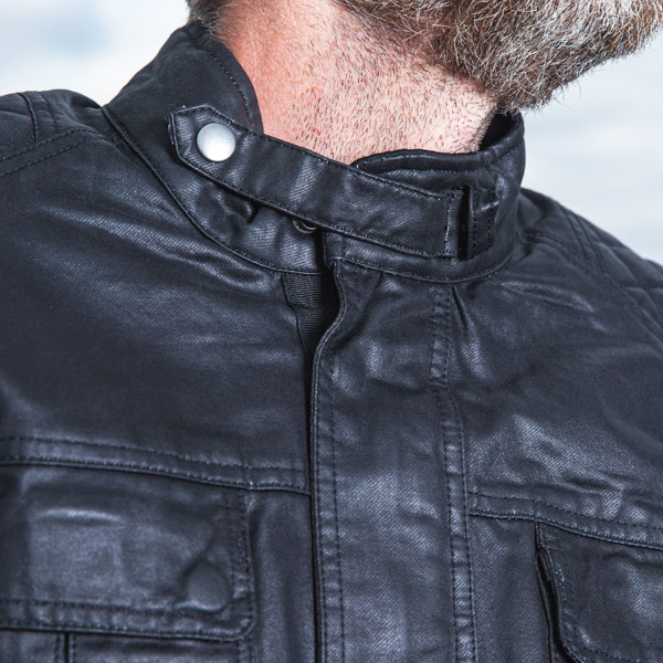 armr-moto_leather-jacket_komura-2_black_lifestyle3.jpg