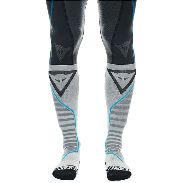 dainese_base-layers_dry-long-socks_black-blue_detail1.jpg