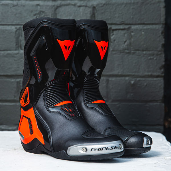 DAINESE TORQUE 3 OUT バイク用ブーツ ブラック TORQUE 3 OUT BOOTS - ダイネーゼジャパン | Dainese Japan Official Store