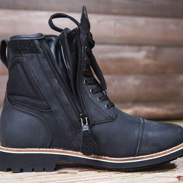 duchinni_boots_canyon_black_lifestyle3.jpg