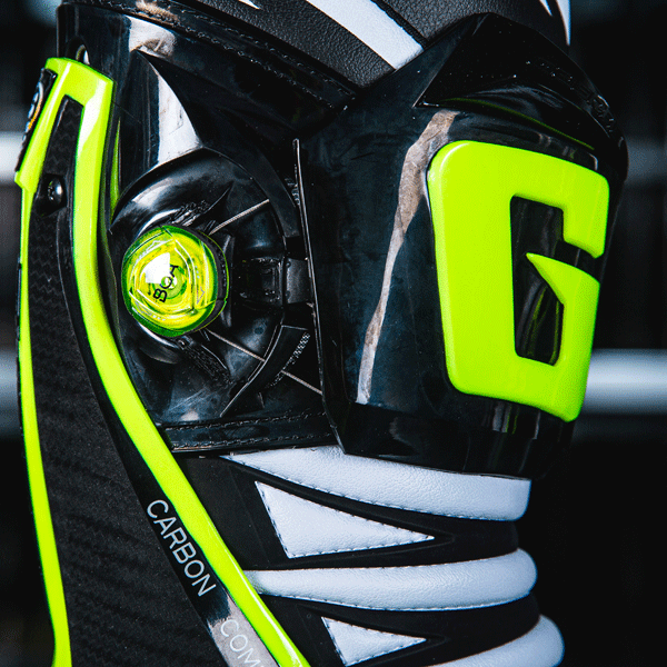 gaerne_boots_gp1-evo_black-yellow_lifestyle7.gif