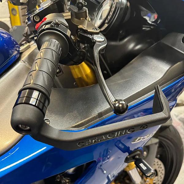 gb-racing_brake-lever-guard_kawasaki-zx-6r-zx-25r-zx-4rr_detail1.jpg