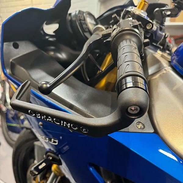 gb-racing_clutch-lever-guard_kawasaki-zx-6r-zx-25r-zx-4rr_detail1.jpg