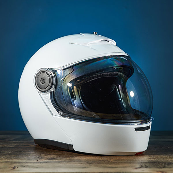 hjc_helmet_v90_pearl-white_lifestyle1.jpg