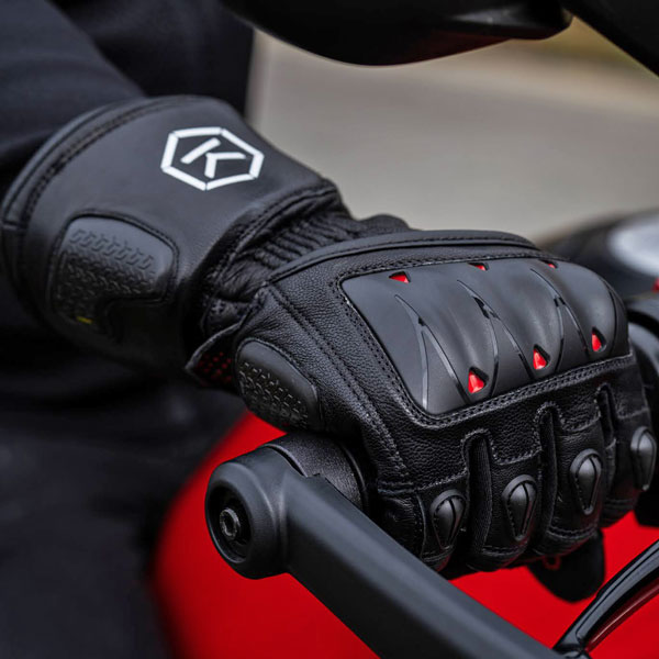 knox-armour-oulton-leather-gloves-black-red-lifestyle-2.jpg
