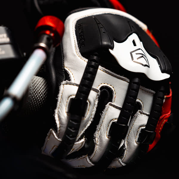 knox_handroid_mk5_red_glove_detail4.jpg