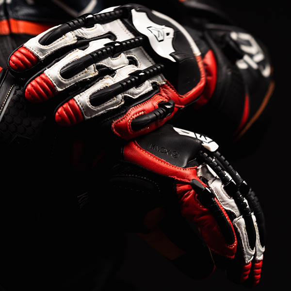 knox_handroid_mk5_red_glove_detail5.jpg