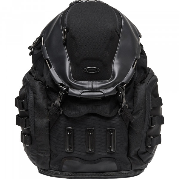 oakley_luggage_kitchen-sink-backpack_stealth-black.jpg