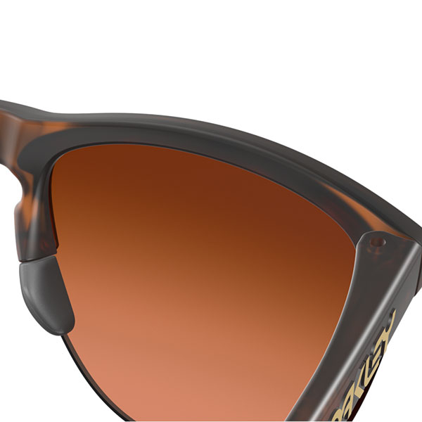 oakley_sunglasses_frogskin-lite_matt-brown-tortoise_prizm-brown-gradient-lens_detail7.jpg