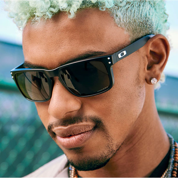 oakley_sunglasses_holbrook_matt-black-prizm-grey-lens_lifestyle1.jpg