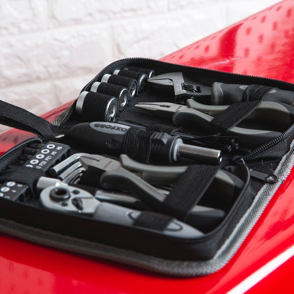 oxford_accessories_biker_tool_kit_pro_lifestyle2.jpg