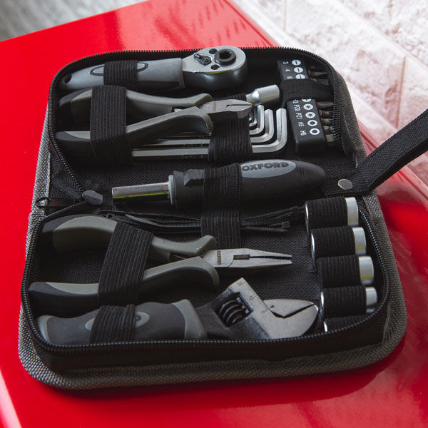 oxford_accessories_biker_tool_kit_pro_lifestyle5.jpg