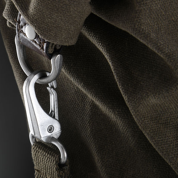 oxford_heritage_roll-bag_30litre_khaki_detail2.jpg