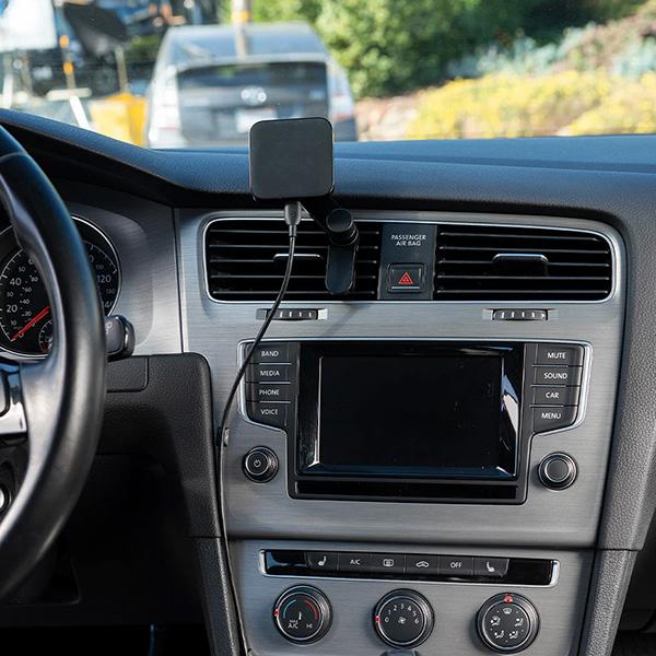 peak-design_car-vent-mount_lifestyle3.jpg