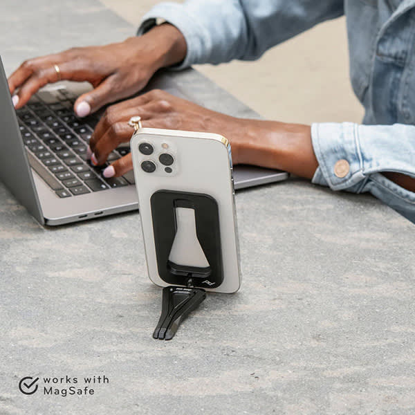 peak-design_mobile-tripod_lifestyle3.jpg
