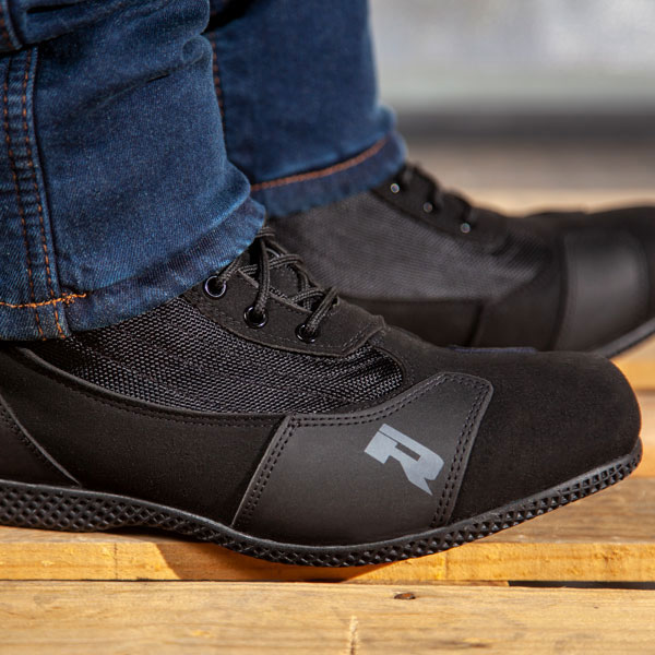 richa_boots_street_storm_black_lifestyle2.jpg
