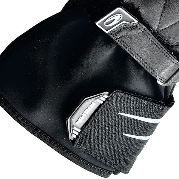 richa_cold_protect_glove_detail4.jpg