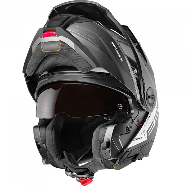 schuberth_helmet_e2_explorer-anthracite_detail2.jpg
