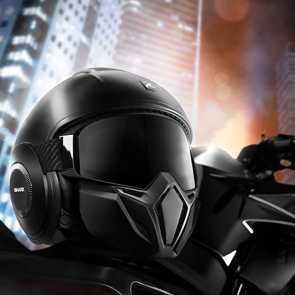 shark-helmet_street-drak_blank_matt-black-lifestlye1.jpg