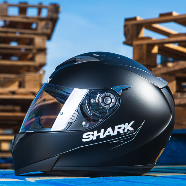 shark_helmet_s900-dual-special-edition-matt-black_lifestyle2.jpg