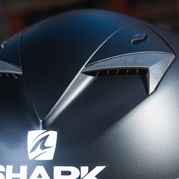 shark_helmet_s900-dual-special-edition-matt-black_lifestyle4.jpg