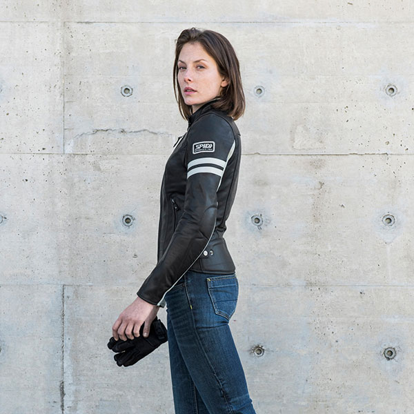 spidi_ladies-leather-jacket_vintage_black_lifestyle4.jpg