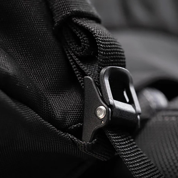 sw-motech_soft-luggage_ion-l-tail-bag_black_detail4.jpg