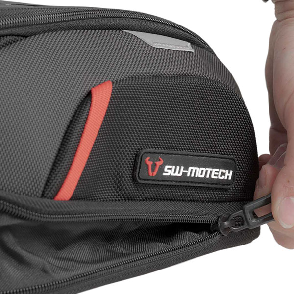 sw-motech_soft-luggage_pro-micro-tank-bag_detail2.jpg