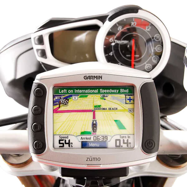 sw_motech_bike_specific_gps_handlebar_mount_triumph_speed_triple_1050_detail2.jpg