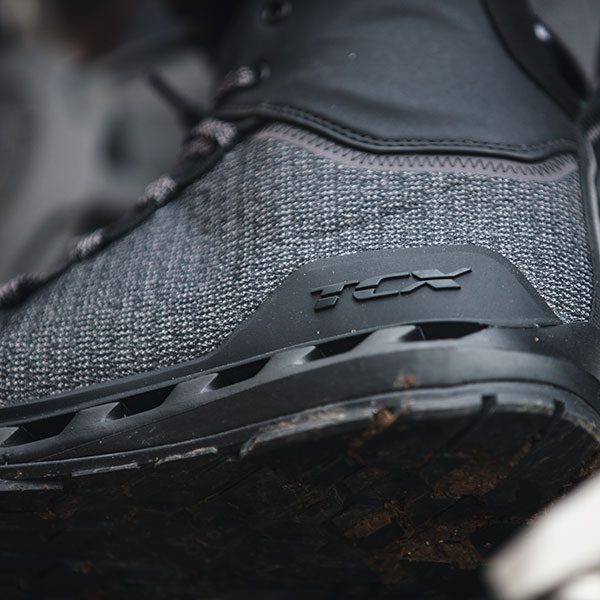 tcx_boots_climatrek-surround-gtx_black-grey_lifestyle_detail2.jpg