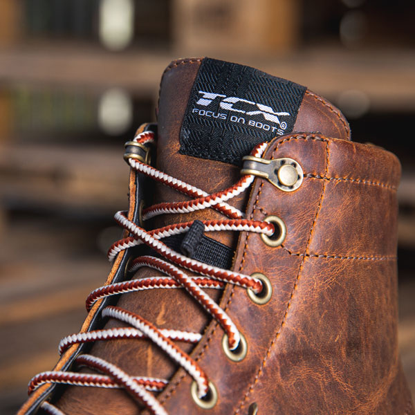 tcx_boots_dartwood-wp_brown_lifestyle8.jpg