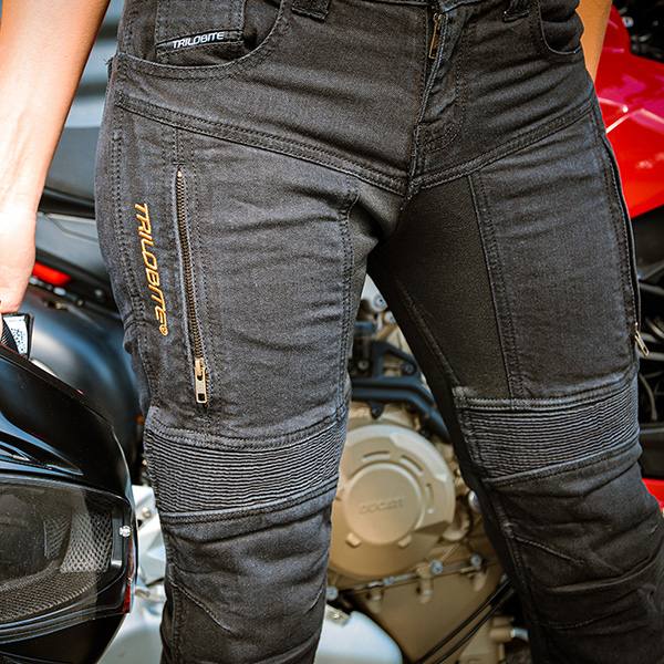 trilobite_ladies_aramid-jeans_parado-slim-fit-double-layer-aaa_black_lifestyle1.jpg