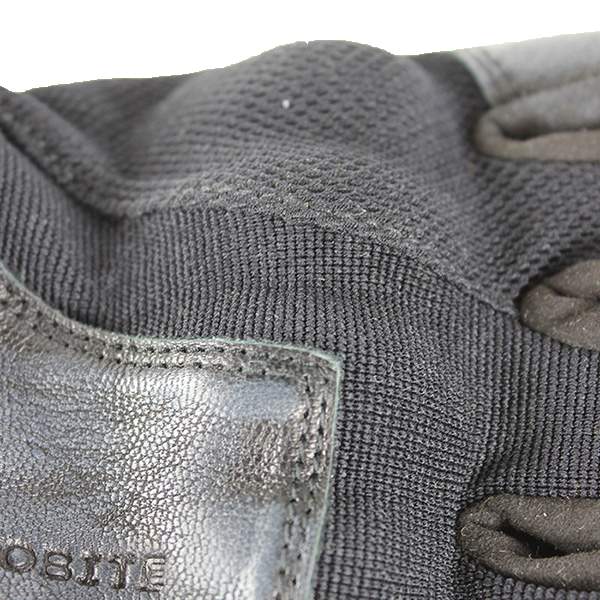 trilobite_mixed-gloves_comfee_black_detail4a.jpg