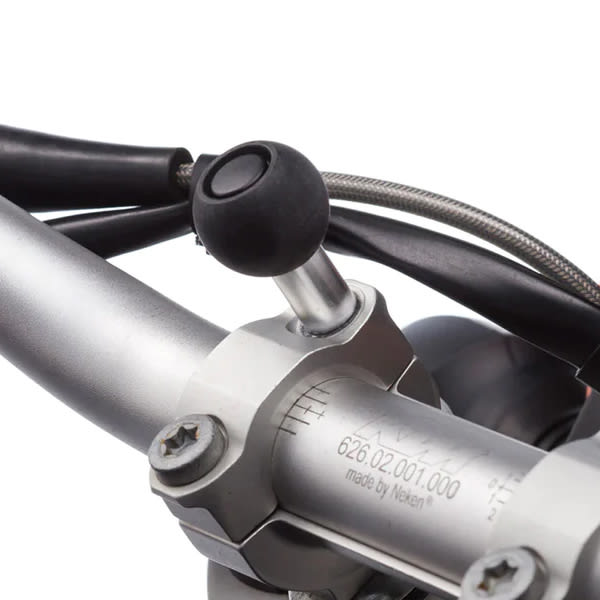 ultimateaddons_adaptors_handlebar-top-clamp-bolt-ball_detail1.jpg