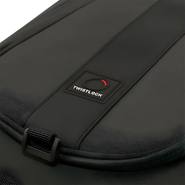 taac_luggage_tc13tw_twistlock-tank-bag-2.5l_black_detail2.jpg
