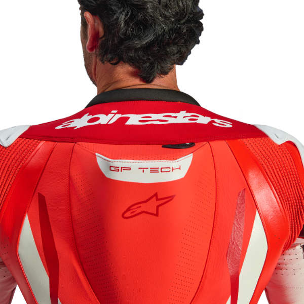 alpinestars_1-piece-suit_gp-tech-v5_fluo-red-bright-red-white_detail6.jpg