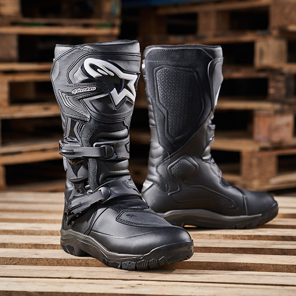 alpinestars_boots_corozal-adventure_black_lifestyle3.jpg
